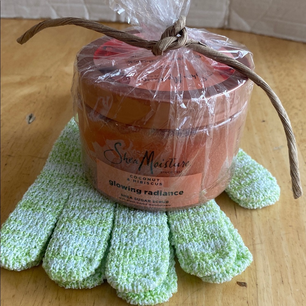 Bundle SheaMoisture Coconut & Hibiscus radiance Sugar Scrub & shower gloves NWT